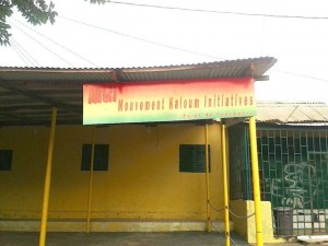 Banderoles de soutien politique à Kaloum, Conakry